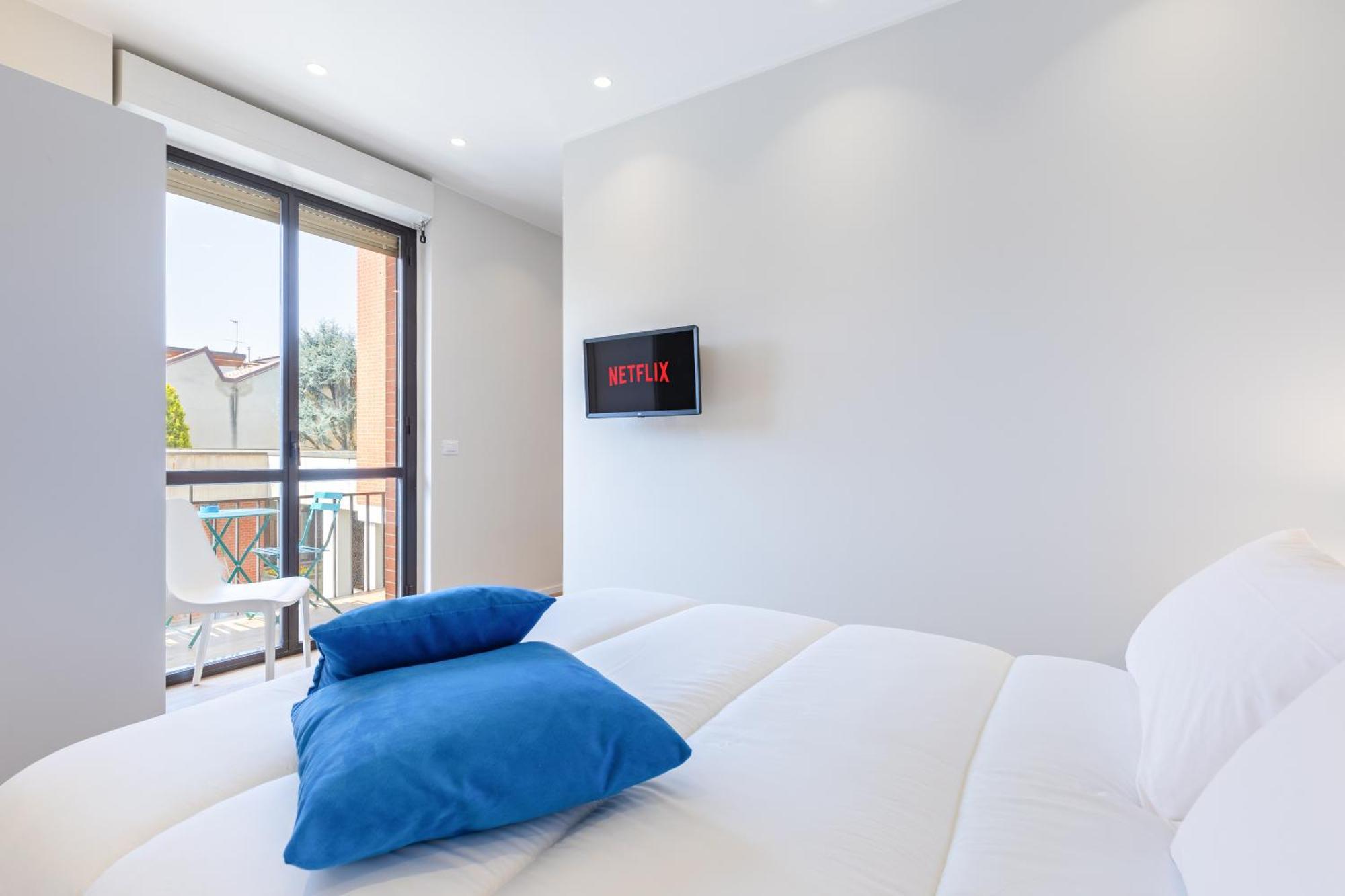 C8 Apartments 아스티 외부 사진