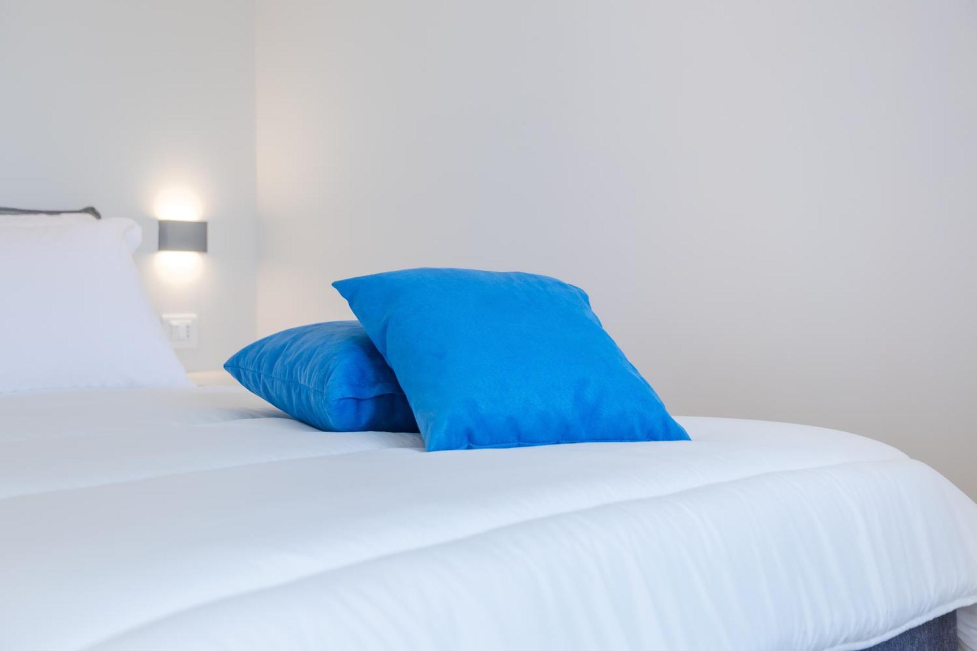 C8 Apartments 아스티 외부 사진