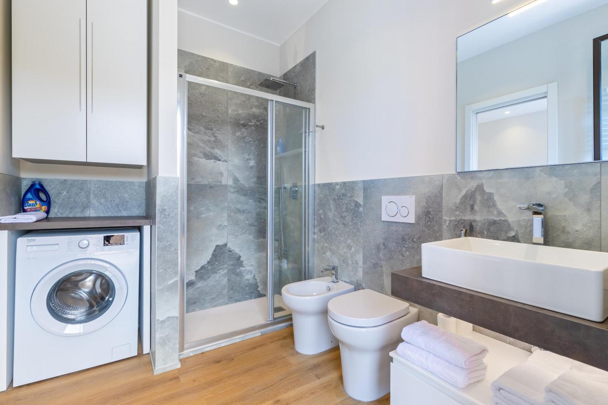 C8 Apartments 아스티 외부 사진