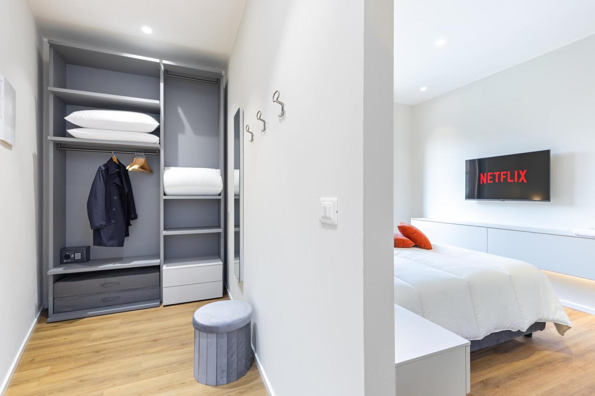 C8 Apartments 아스티 외부 사진